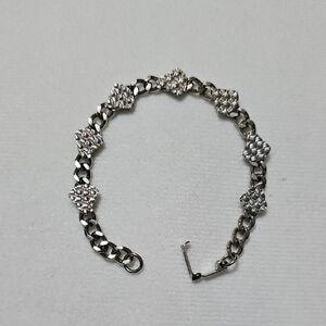 Elegant Silver Toned Bracelet